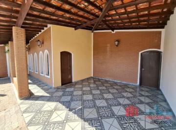 Casa · 172m² · 3 Quartos · 2 Vagas · Casa Térrea no Centro de Vinhedo
