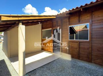Casa para locação anual com 2 quartos no bairro Itacolomi em Balneário Piçarras · Casa para locação anual com 2 quartos no bairro Itacolomi em Balneário Piçarras