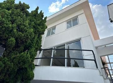 Casa · 335m² · 3 Quartos · 4 Vagas · Lindo Sobrado com 335 m², 3 suítes e 4 vagas.