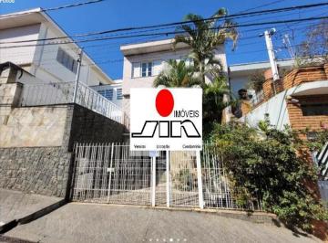 Casa · 240m² · 3 Quartos · 3 Vagas · Sobrado em Local Privilegiado