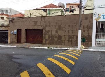 Casa · 420m² · 5 Quartos · 8 Vagas · Casa de 420 m² com Piscina e Churrasqueira.