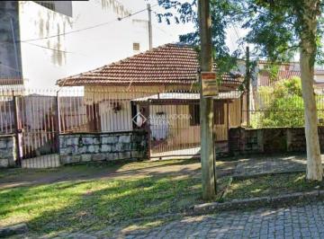 Casa · 269m² · 3 Quartos · Terreno com casa de madeira para reforma ou demolição