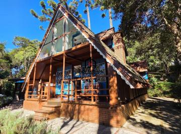 Casa · 3615m² · 3 Quartos · Casa à venda - em Campos do Jordão