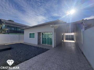 Casa · 200m² · 3 Quartos · 3 Vagas · Casa em Mariscal a 400m do Mar | 200m², 3 Quartos e Área Gourmet