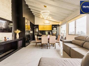 Apartamento · 176m² · 3 Quartos · 1 Vaga · Cobertura de 3 dormitórios à venda em Mont'Serrat, Porto Alegre.