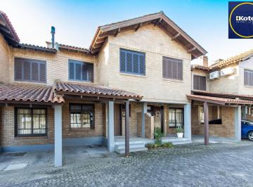 Casa · 121m² · 3 Quartos · 2 Vagas · Casa 3 dormitórios, sendo 1 suíte, 2 vagas de garragem - bairro Ipanema