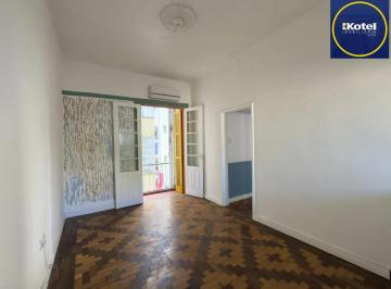 Apartamento · 70m² · 2 Quartos · Apartamento 2 dormitórios super silencioso no Centro Histórico