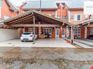 Casa · 140m² · 3 Quartos · 2 Vagas · Casa de condomínio, 3 dormitórios, 1 suíte e 2 vagas cobertas no bairro Teresópo