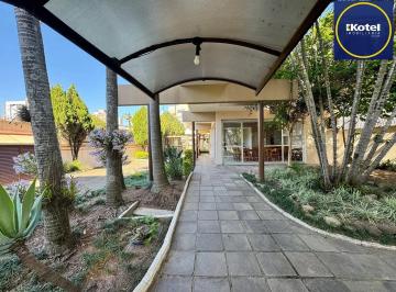 Apartamento · 65m² · 2 Quartos · 1 Vaga · Apartamento dois dormitórios ( uma suíte) garagem/depósito Bairro Menino Deus