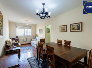 Apartamento · 84m² · 2 Quartos · 1 Vaga · Apartamento a venda com dois dormitorios e vaga coberta no bairro Menino Deus.