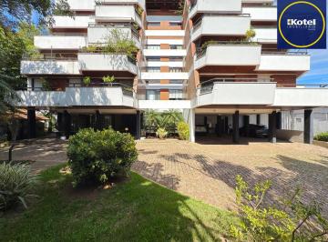 Apartamento · 210m² · 3 Quartos · 2 Vagas · Apartamento à venda - em Petrópolis