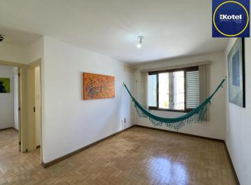 Living · Apartamento amplo de 2 dormitório ao lado do Mãe de Deus e próximo da Orla