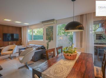 Casa · 180m² · 3 Quartos · 2 Vagas · Casa em condomínio no bairro Teresópolis