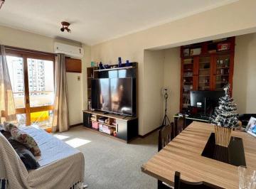 Apartamento · 62m² · 1 Quarto · 1 Vaga · Apartamento de 1 quarto, sacada, 1 vaga e elevador no bairro Independência