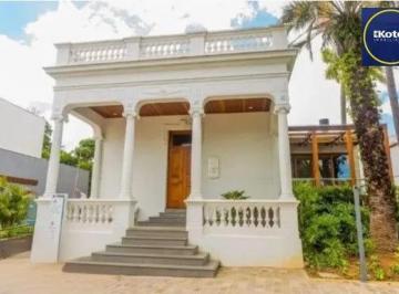 Casa · 211m² · 3 Quartos · 2 Vagas · Avenida Clemenciano Barnasque, 121 - Teresópolis, Porto Alegre - RS