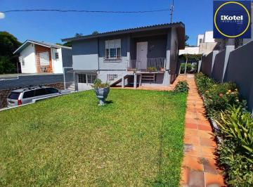 Casa · 135m² · 3 Quartos · 3 Vagas · Casa com 03 dormitorios e amplo jardim no bairro Santa Tereza /RS