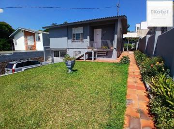 Casa · 135m² · 3 Quartos · 3 Vagas · Casa com 03 dormitorios e amplo jardim no bairro Santa Tereza /RS
