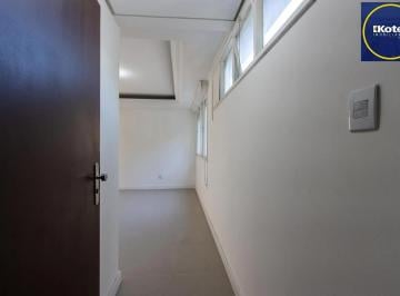 Apartamento · 100m² · 3 Quartos · Apartamento à venda no bairro Moinhos de Vento, em Porto Alegre – RS. Com área p