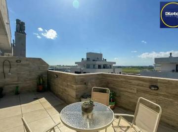 Apartamento · 140m² · 3 Quartos · 2 Vagas · Cobertura com 3 dormitórios, suíte 2 vagas.