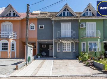 Casa · 161m² · 3 Quartos · 2 Vagas · Casa de condomínio, de 3 dormitórios, 1 suíte e 2 vagas de garagem.