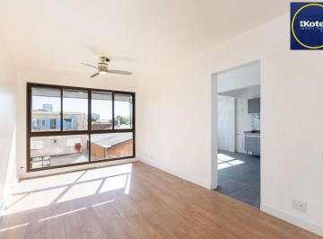 Apartamento · 85m² · 3 Quartos · Apartamento 03 dormitórios, sem garagem