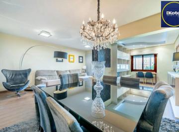 Apartamento · 153m² · 2 Quartos · 2 Vagas · Apartamento à venda em Petrópolis com 153 m², 2 quartos, 1 suíte, 2 vagas