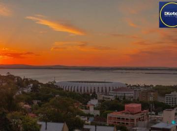 Apartamento · 471m² · 3 Quartos · 3 Vagas · COBERTURA IMPRESSIONANTE NO MENINO DEUS: 471m² PRIVATIVOS, VISTA DEFINITIVA PARA