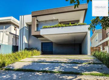 Casa · 346m² · 5 Quartos · 2 Vagas · Casa com 345m², piscina e vista para o Guaiba