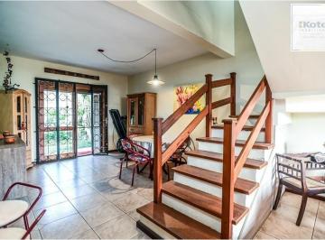 Casa · 166m² · 2 Quartos · 2 Vagas · Casa em condomínio fechado de 2 quartos, suíte, 2 vagas no bairro Guarujá