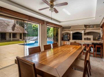 Casa · 700m² · 4 Quartos · 8 Vagas · Casa em condomínio à venda no Pilarzinho  ARYA1