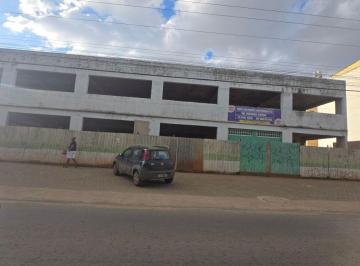 Comercial , Samambaia · Prédio de esquina
Lote 2337m2
Obra com 9900m2
Localização com muito movimento
2 subsolos