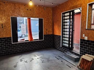 Salão/ ponto comercial, com aproximadamente 40m2, localizado na rua caquito, bai · Salão comercial reformado
