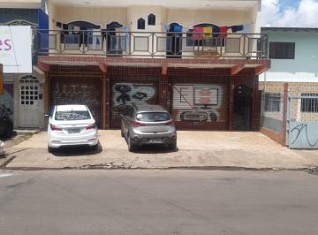 Casa de 3 quartos, Taguatinga · Sobrado com loja no térreo.