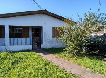 Casa · 99m² · 2 Quartos · 2 Vagas · Casa com Terreno Grande com ótima Localização