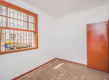 Apartamento · 50m² · 2 Quartos · Apartamento térreo de 2 quartos, 2 banheiros no bairro Cidade baixa