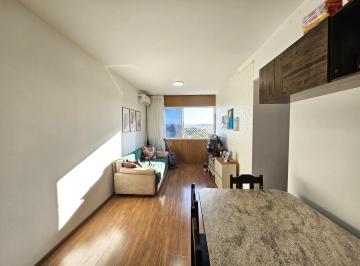 Apartamento · 51m² · 2 Quartos · 1 Vaga · Apartamento 2 dormitórios com vaga e elevador perto da PUC