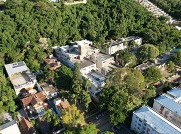Apartamento · 82m² · 2 Quartos · 2 Vagas · Apartamento em Menino Deus