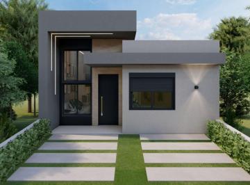 Casa · 95m² · 3 Quartos · 2 Vagas · Casa térrea com 3 dormitórios ensolarada com pátio e churrasqueira em condomínio fechado no bairro H