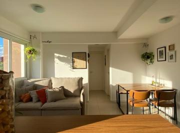 Apartamento · 53m² · 2 Quartos · 1 Vaga · Excelente apartamento de 02 dormitórios com suíte na região central