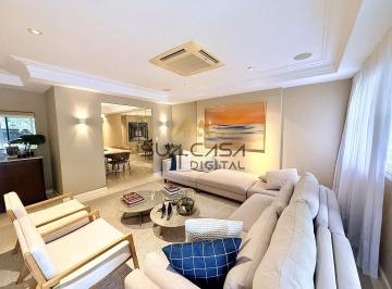 Apartamento · 216m² · 4 Quartos · 4 Vagas · Apartamento reformado com 3 suítes  na quadra da praia do Jardim Oceânico