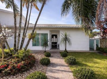 Casa · 120m² · 4 Quartos · 3 Vagas · Casa 4 Quartos com Piscina - Centro