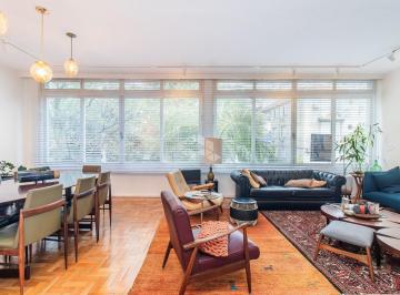 8 · APARTAMENTO: CHARME, ESPAÇO E LOCALIZAÇÃO!!!
