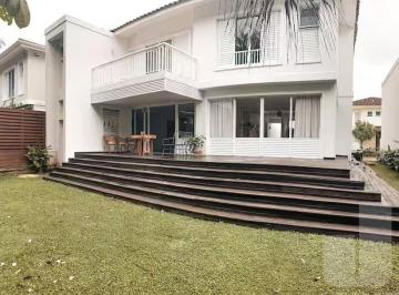 Casa · 260m² · 4 Quartos · 2 Vagas · Casa de praia em condomínio de alto padrão com 4 suítes e lazer completo