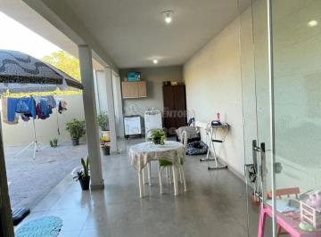 Casa · 247m² · 2 Quartos · 2 Vagas · Casa Padrão para Venda com 02 Dormitórios no bairro Residencial Borboleta