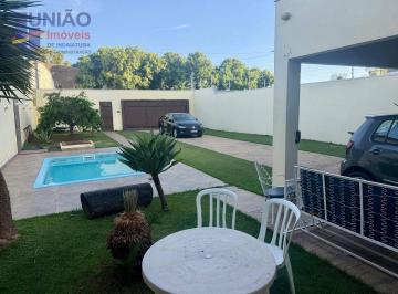 ee8e478c770811df3eb68326233b93582e79e105 · Casa com piscina para locação em Indaiatuba/SP.