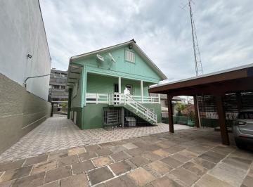 Casa · 230m² · 5 Quartos · 3 Vagas · Casa Mista