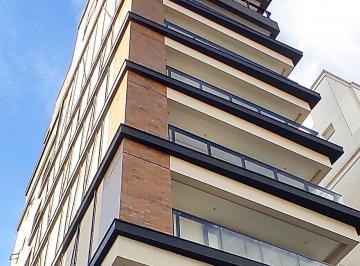 Casa · 174m² · 4 Quartos · 2 Vagas · Brava22