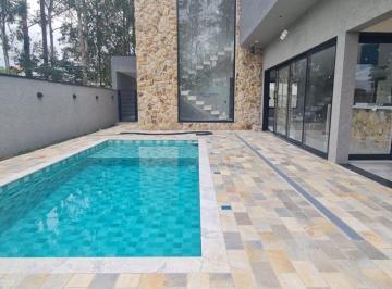Casa de 4 quartos, Porangaba · Vende-se belíssimo sobrado alto padrão