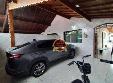 475e949ba206a55c7e0a9eca4470f725399b4f2b · Casa em ótima localização, 2 quartos sendo 1 suíte, 2 vagas de garagem, quintal com área gourmet com
