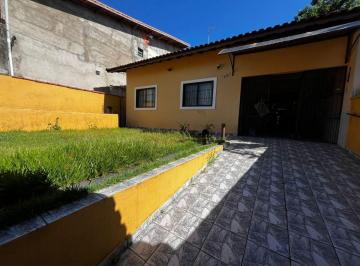 Casa de 3 quartos, Peruíbe · Casa com 2 quartos e área gourmet em Peruíbe.